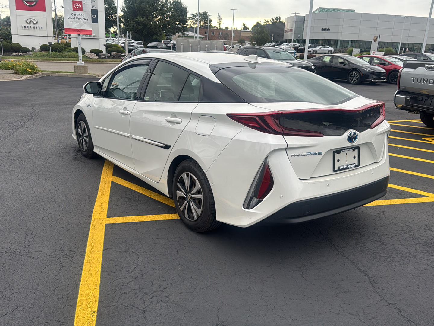 Used 2017 Blizzard Pearl Toyota Advanced image 4