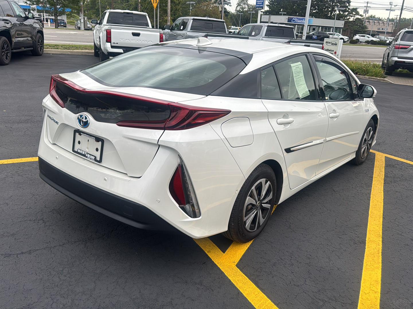 Used 2017 Blizzard Pearl Toyota Advanced image 6