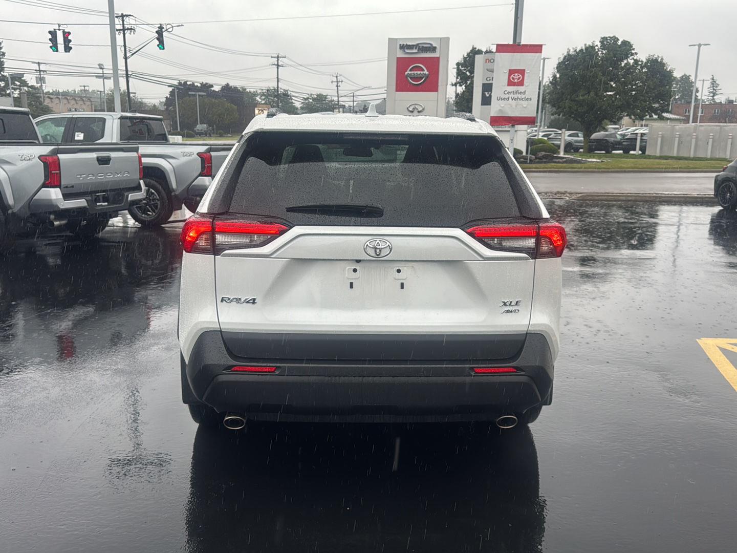 Certified Used 2024 Wind Chill Pearl Toyota XLE Premium image 5
