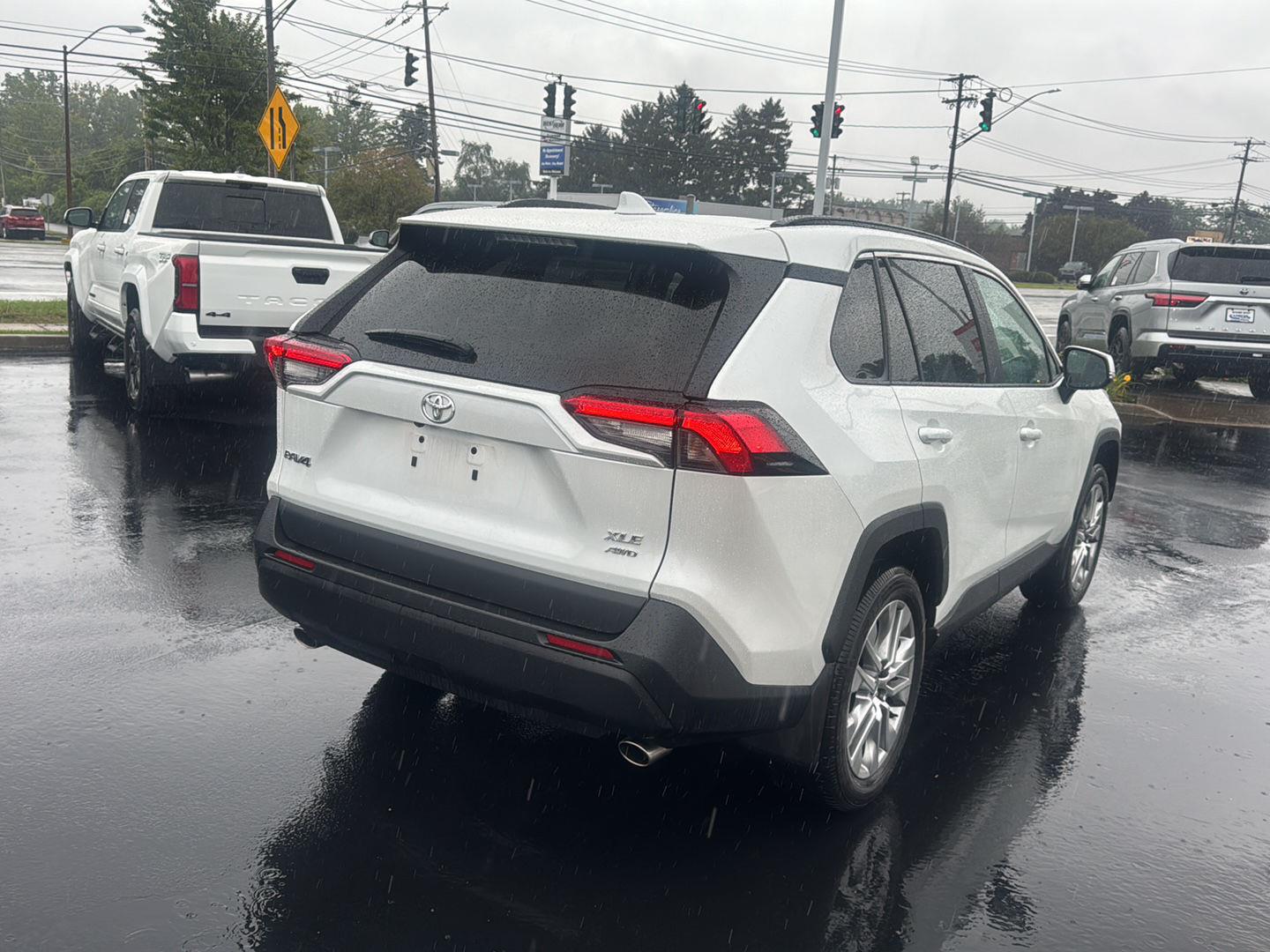 Certified Used 2024 Wind Chill Pearl Toyota XLE Premium image 6