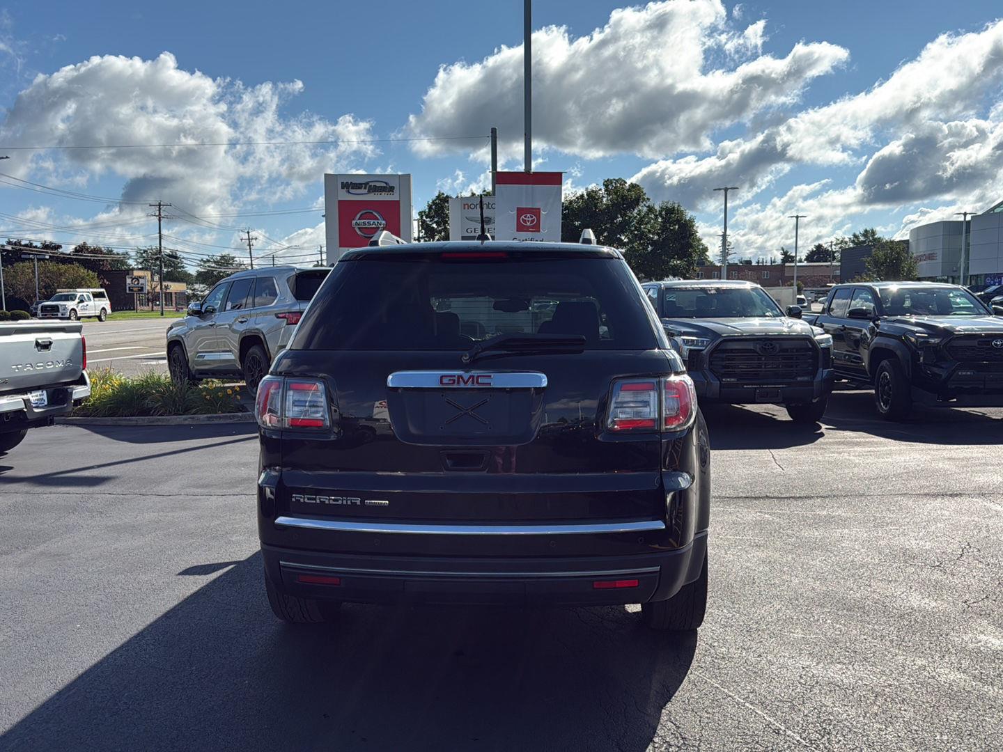 Used 2017 Ebony Twilight Metallic GMC Limited image 6