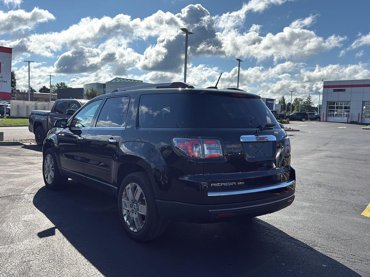 Used 2017 Ebony Twilight Metallic GMC Limited image 5