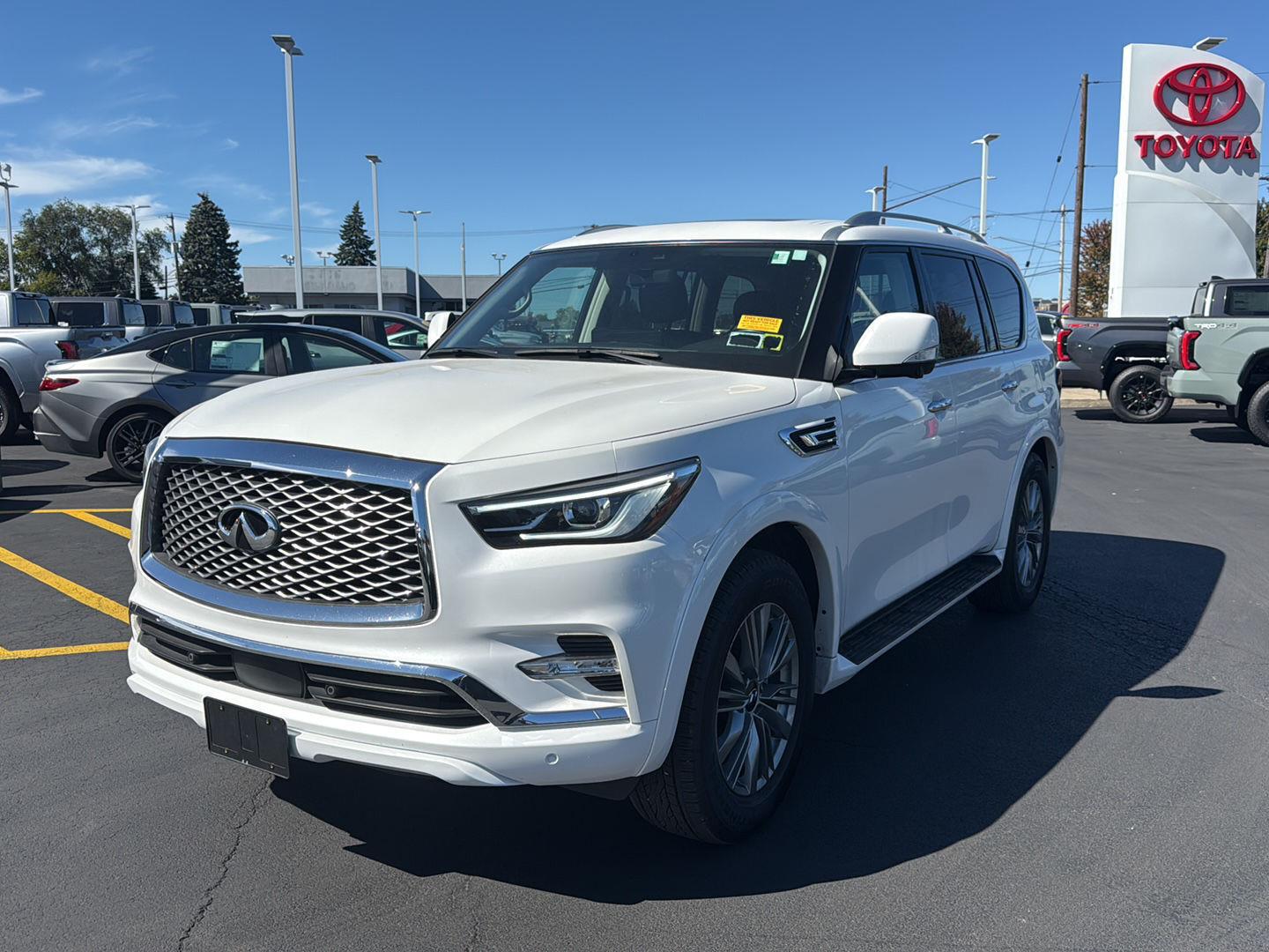 Used 2024 Moonstone White INFINITI LUXE image 7