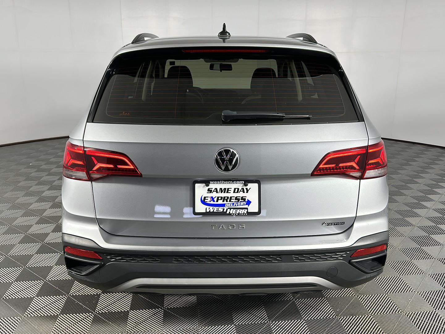 Used 2022 Pyrite Silver Metallic Volkswagen S image 6