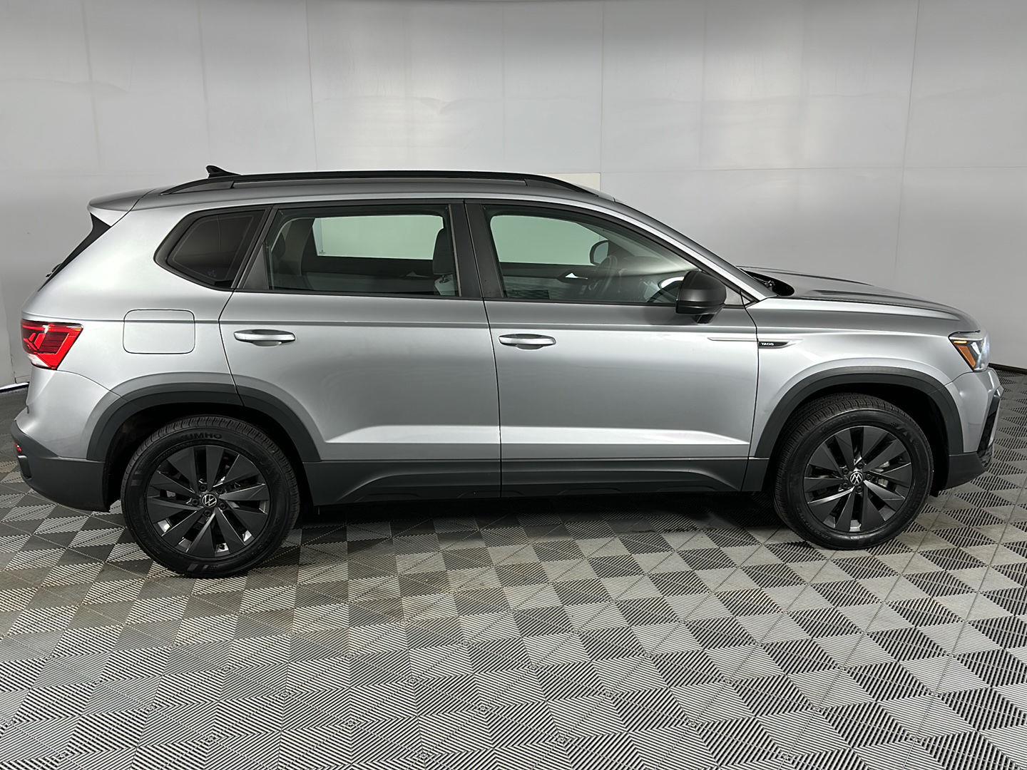 Used 2022 Pyrite Silver Metallic Volkswagen S image 8