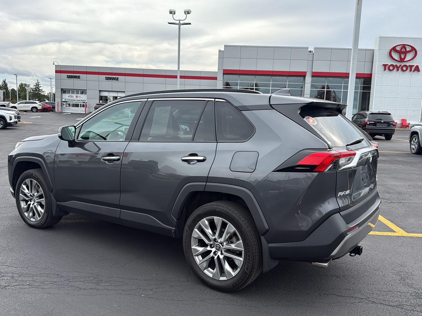 Certified Used 2022 Magnetic Gray Metallic Toyota Limited image 5