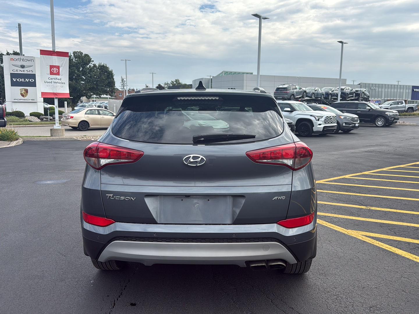 Used 2018 Coliseum Gray Hyundai Value image 4