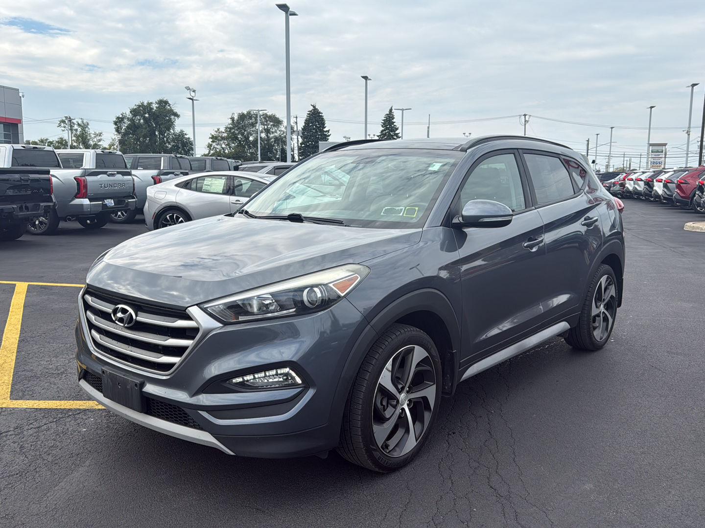 Used 2018 Coliseum Gray Hyundai Value image 7