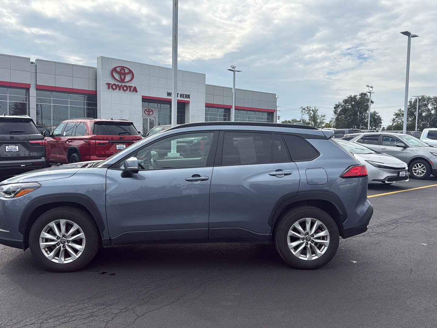 Certified Used 2023 Celestite Toyota LE image 6