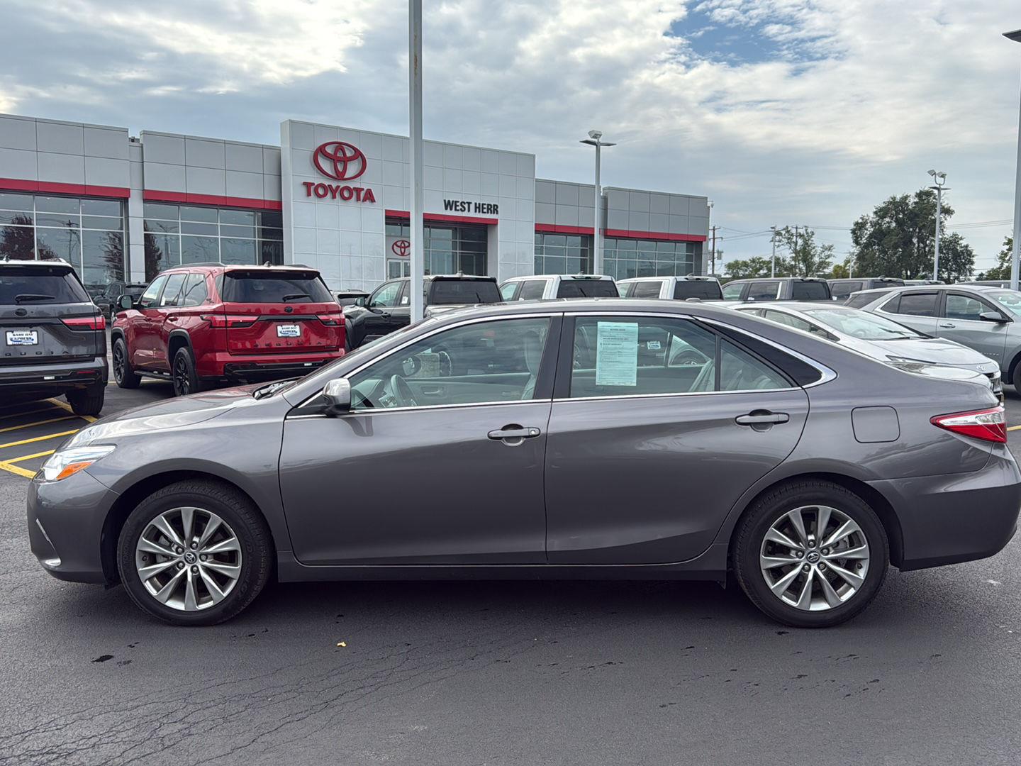 Used 2017 Predawn Gray Mica Toyota XLE image 6