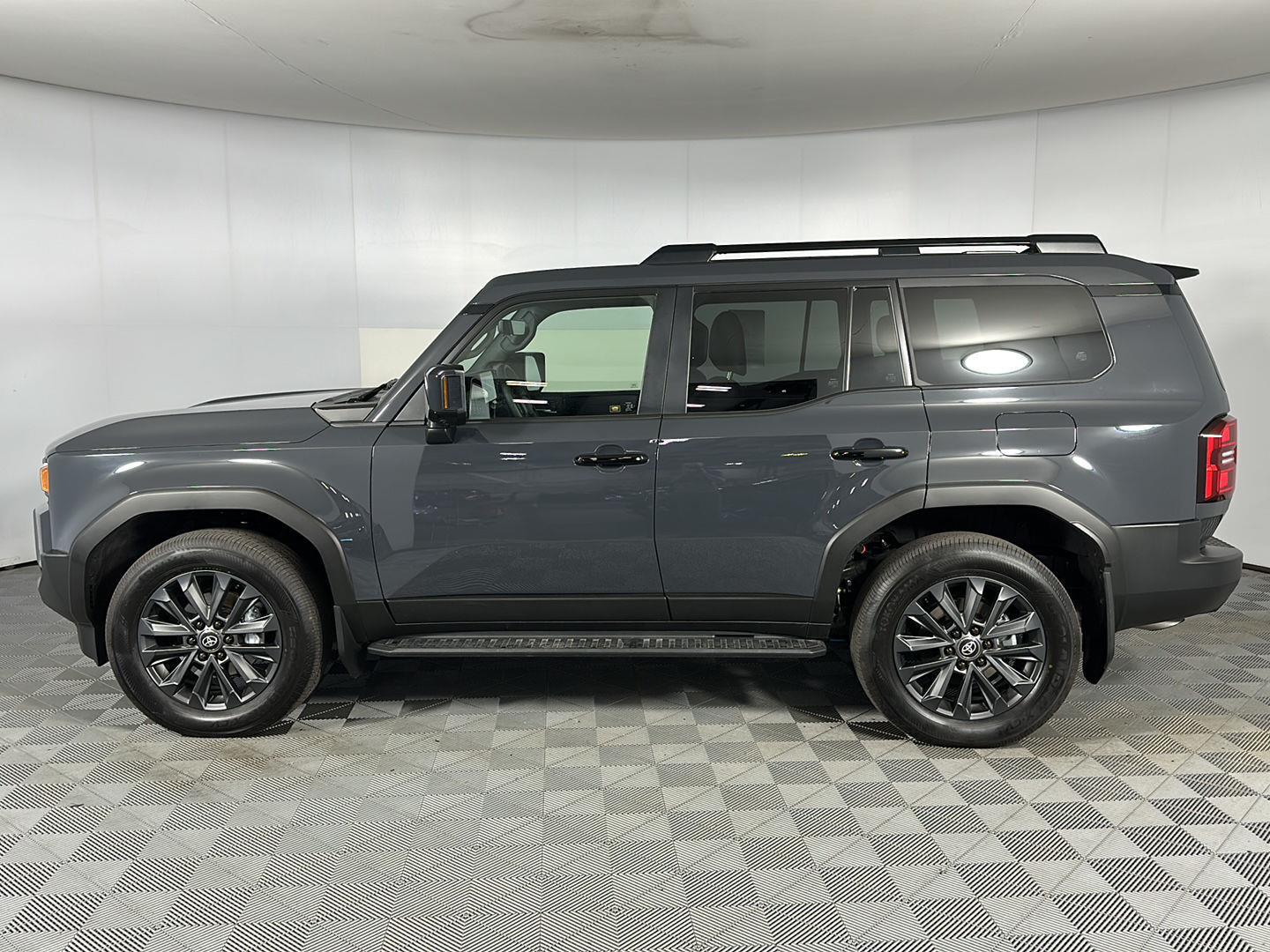 Used 2026 Underground Toyota Base image 4