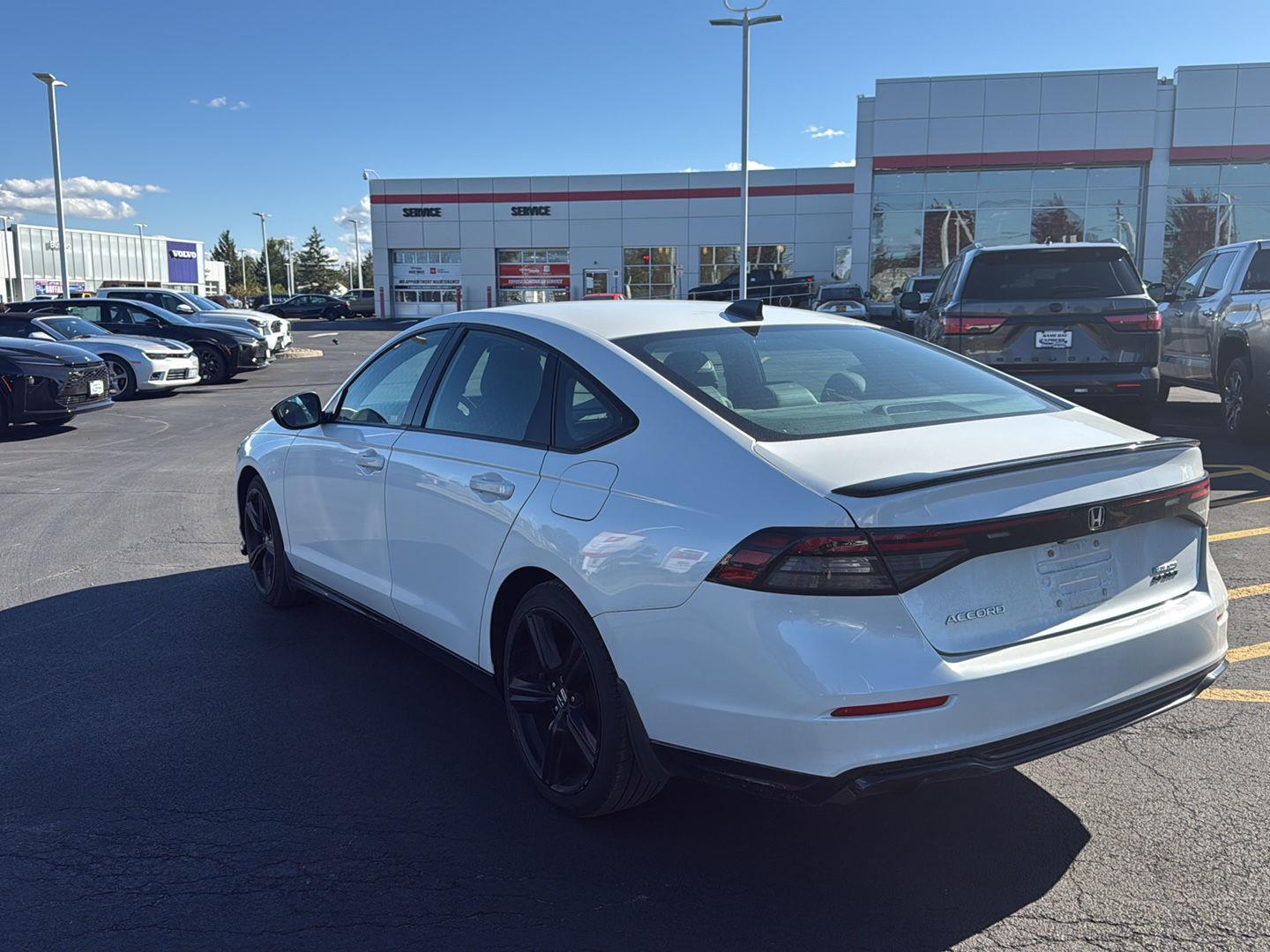 Used 2023 Platinum White Pearl Honda Sport-L image 5