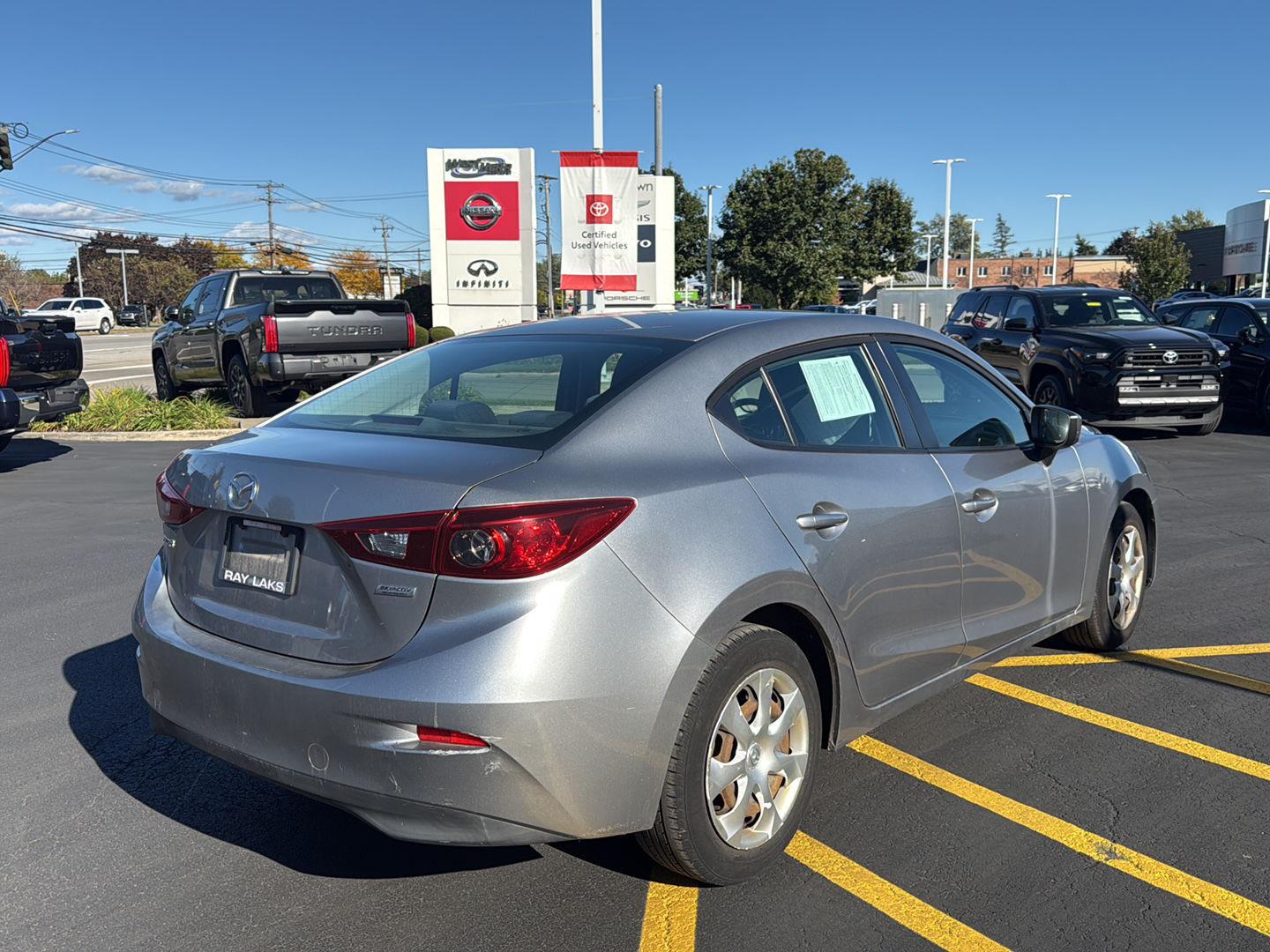 Used 2015 Liquid Silver Metallic Mazda i Sport image 3