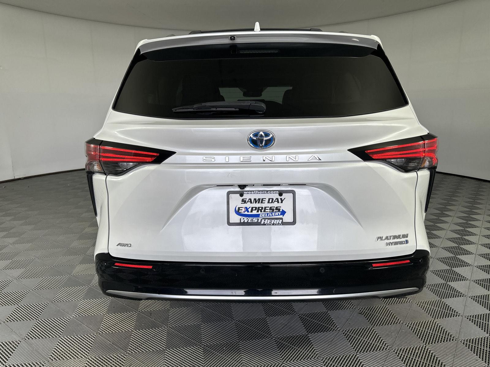 Used 2022 Windchill Pearl Toyota Platinum 7-Passenger image 6