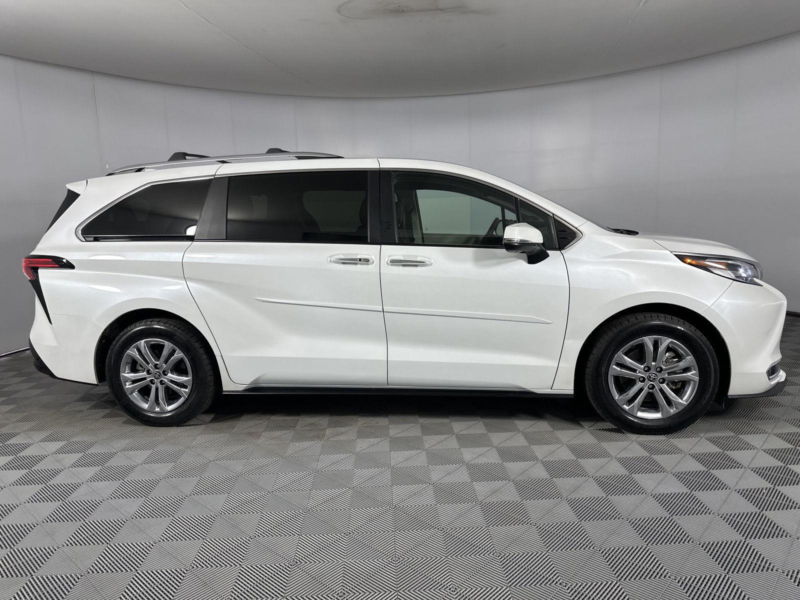 Used 2022 Windchill Pearl Toyota Platinum 7-Passenger image 8