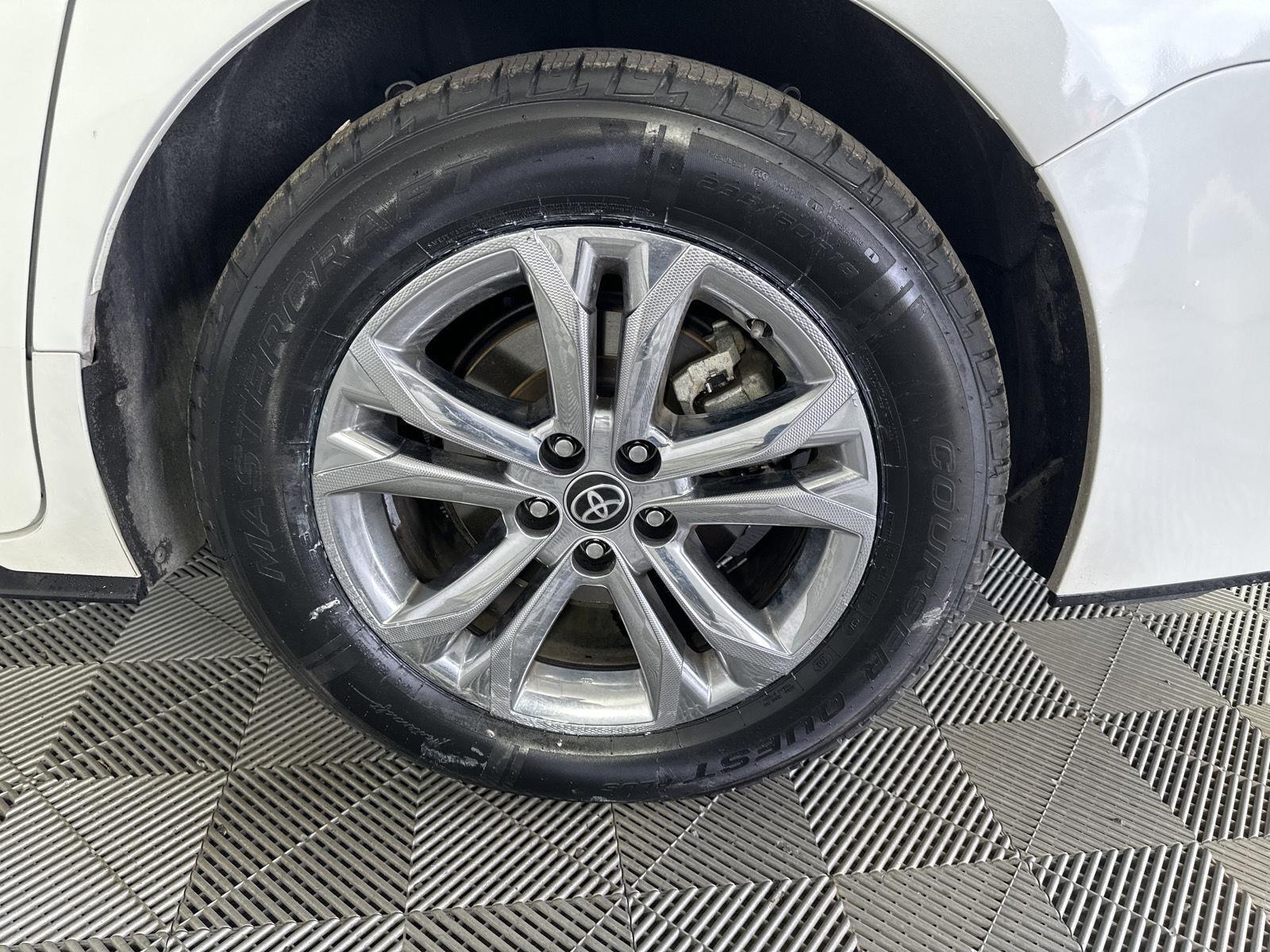 Used 2022 Windchill Pearl Toyota Platinum 7-Passenger image 9