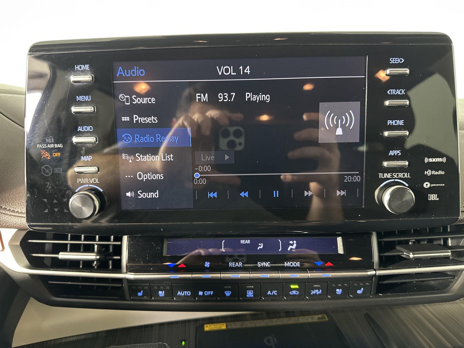 Used 2022 Windchill Pearl Toyota Platinum 7-Passenger image 17
