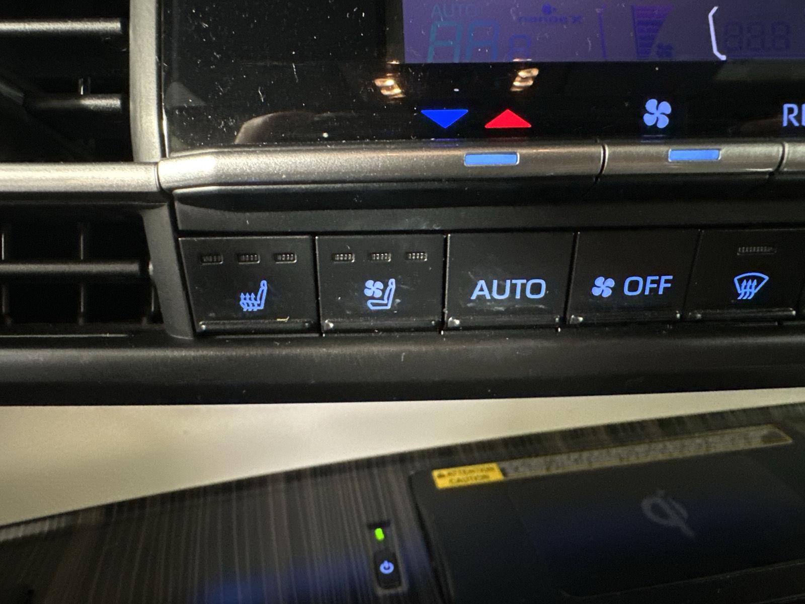 Used 2022 Windchill Pearl Toyota Platinum 7-Passenger image 20
