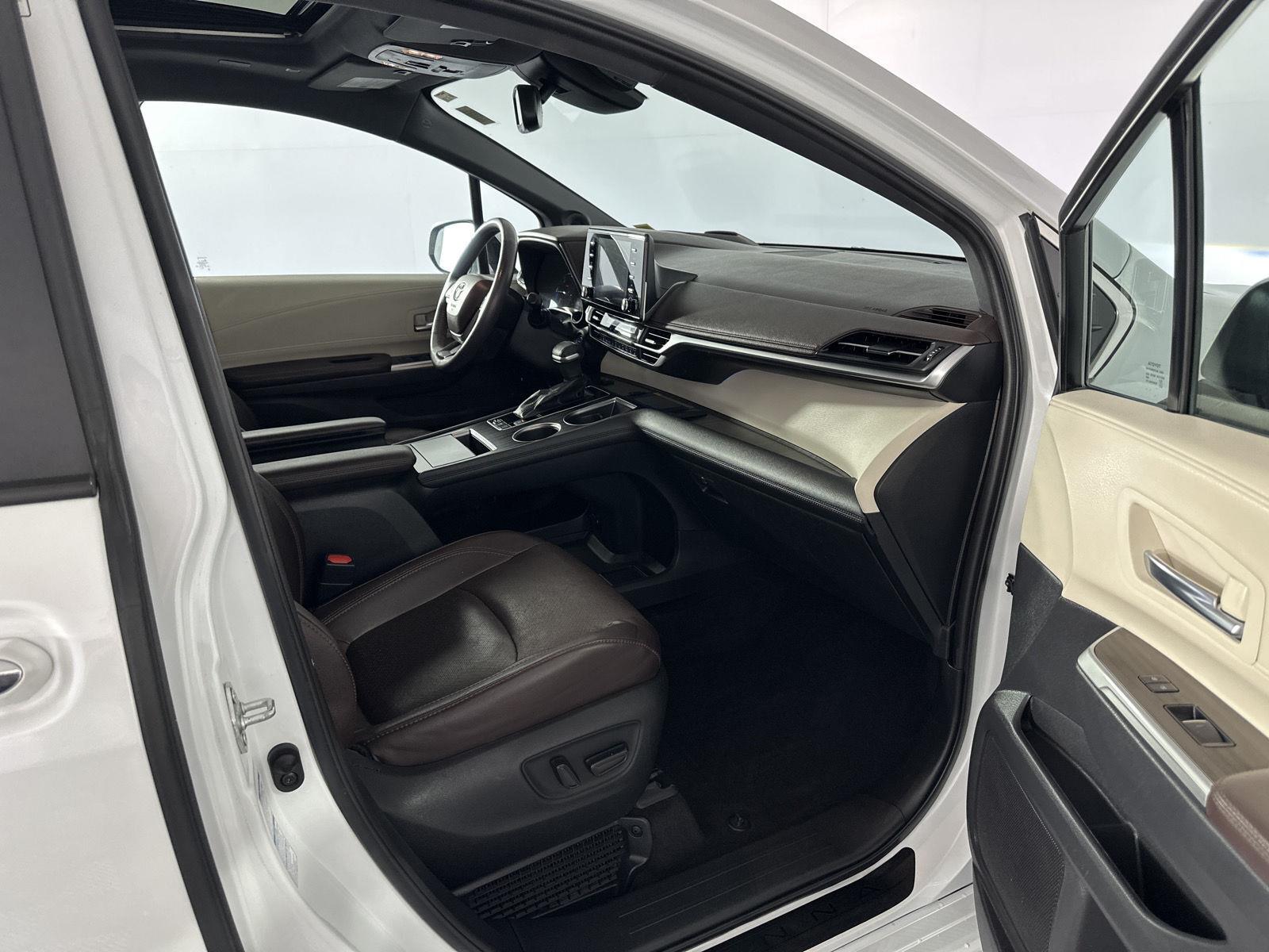 Used 2022 Windchill Pearl Toyota Platinum 7-Passenger image 27