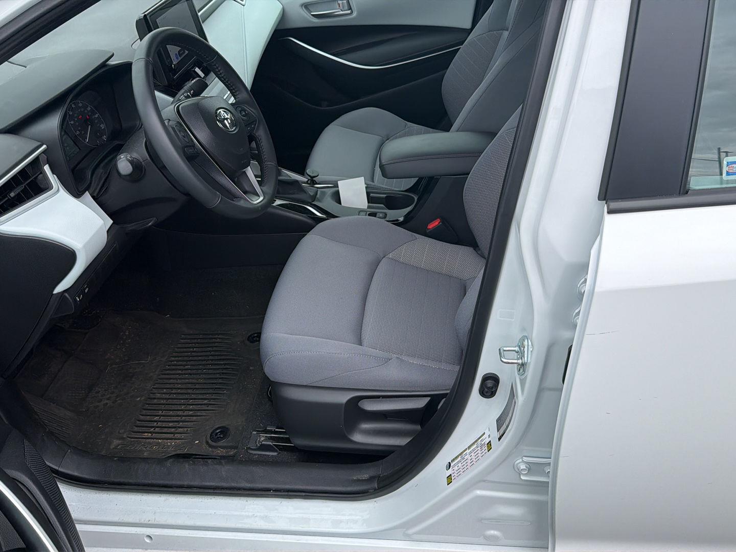 Certified Used 2025 Ice Cap Toyota SE image 5