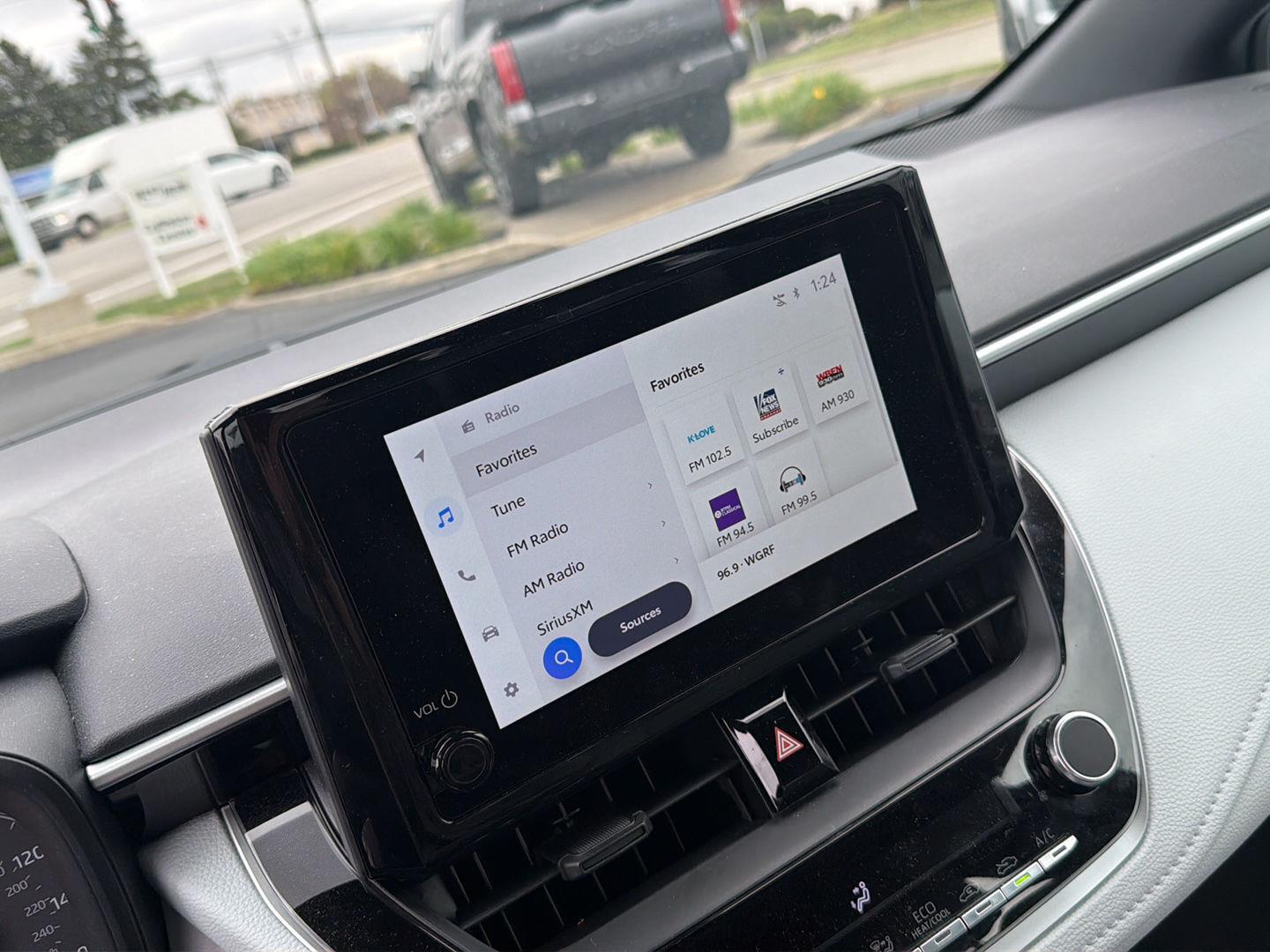 Certified Used 2025 Ice Cap Toyota SE image 7