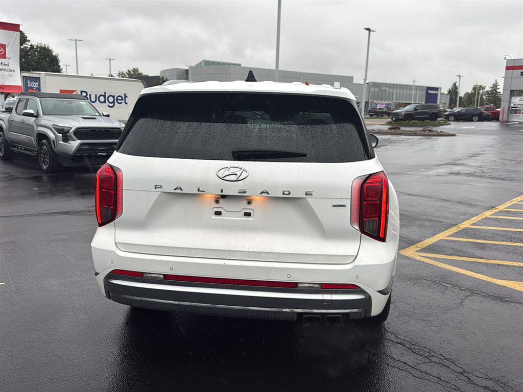 Used 2024 Hyper White Hyundai Calligraphy image 4