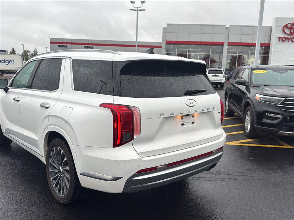 Used 2024 Hyper White Hyundai Calligraphy image 5