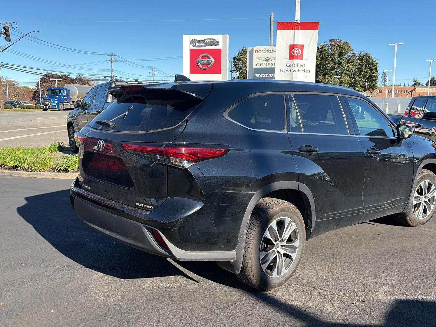 Used 2021 Midnight Black Metallic Toyota XLE image 3