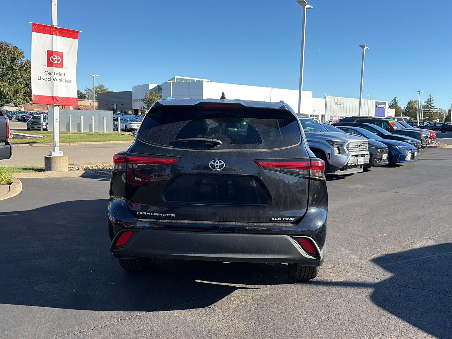 Used 2021 Midnight Black Metallic Toyota XLE image 4