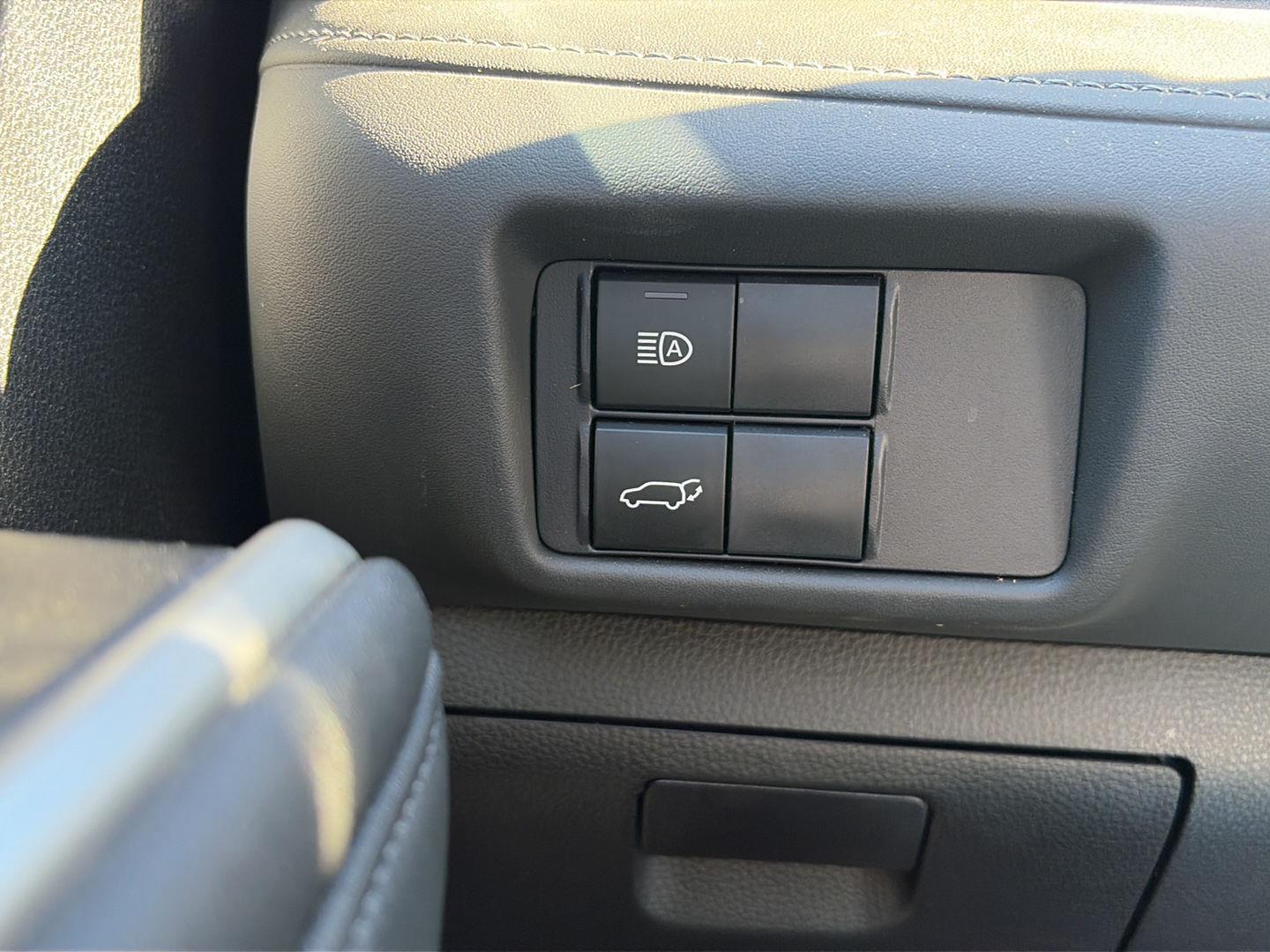 Used 2021 Midnight Black Metallic Toyota XLE image 10