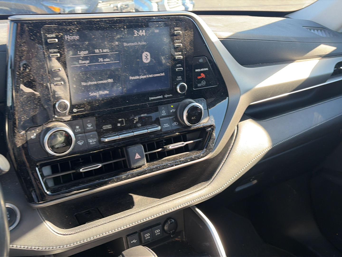 Used 2021 Midnight Black Metallic Toyota XLE image 11