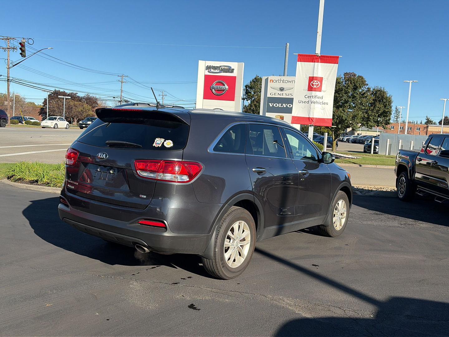 Used 2017 Platinum Graphite Kia LX image 3