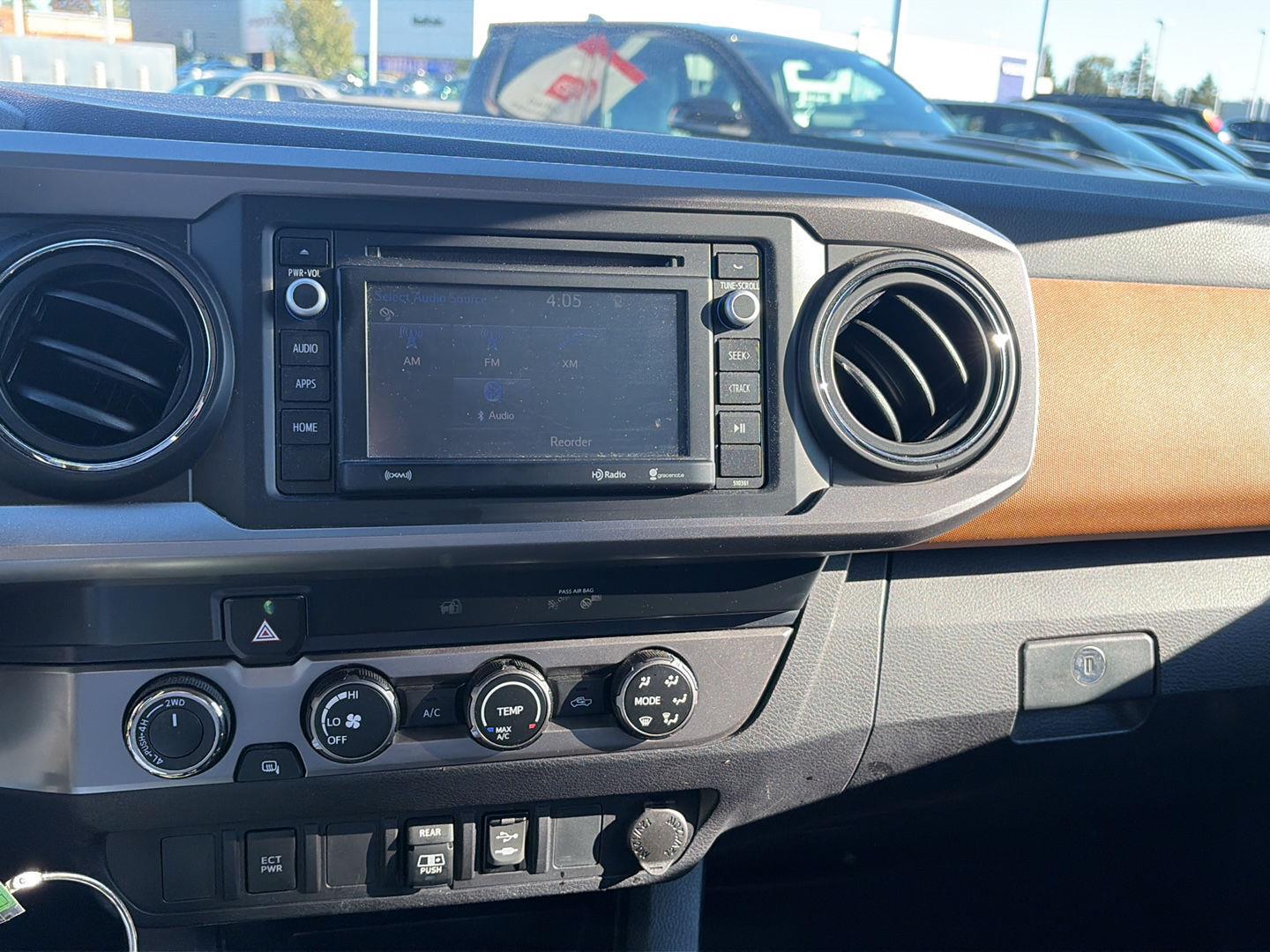 Used 2019 Quicksand Toyota SR5 V6 image 10