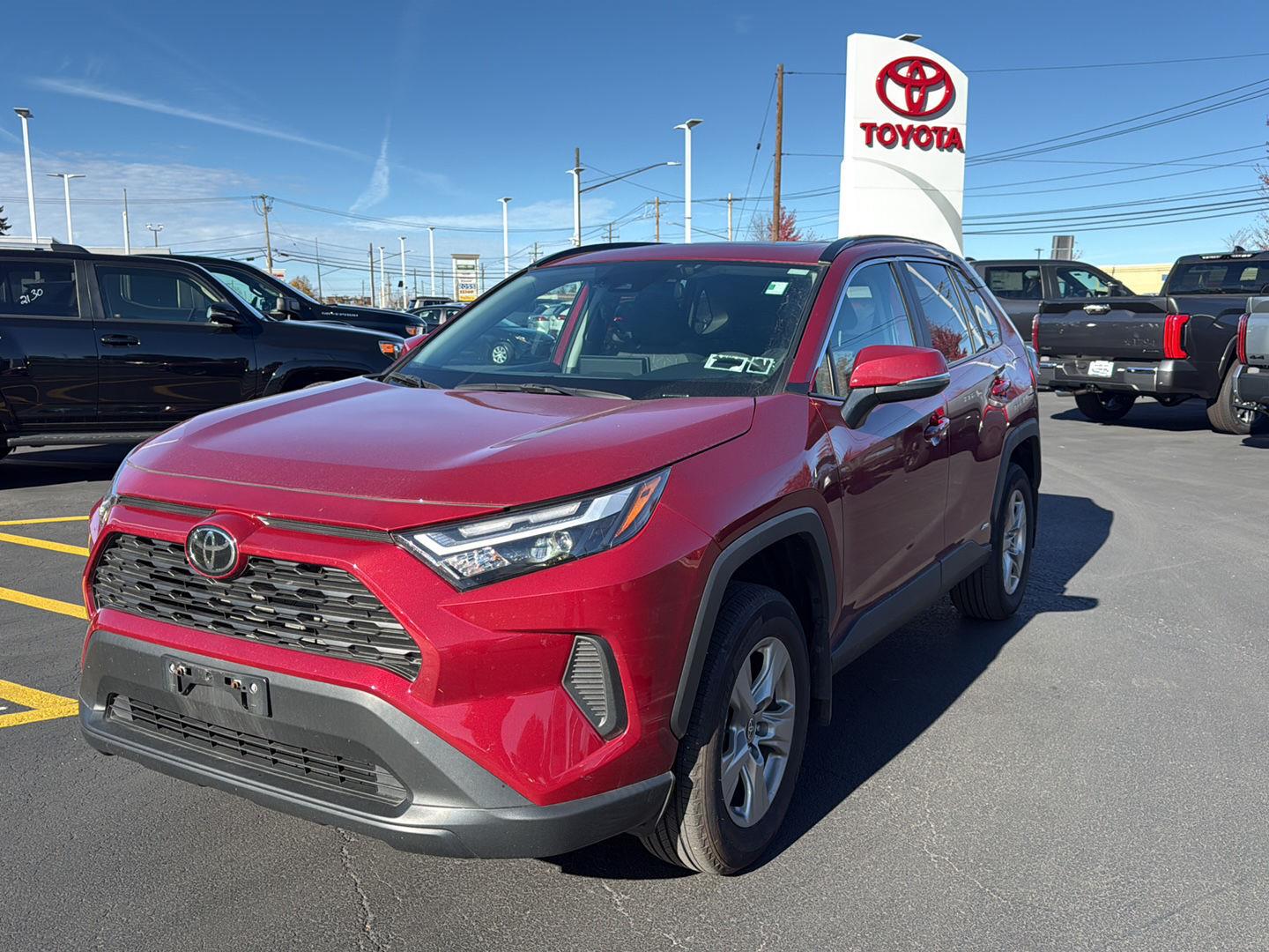 Certified Used 2025 Ruby Flare Pearl Toyota XLE image 7
