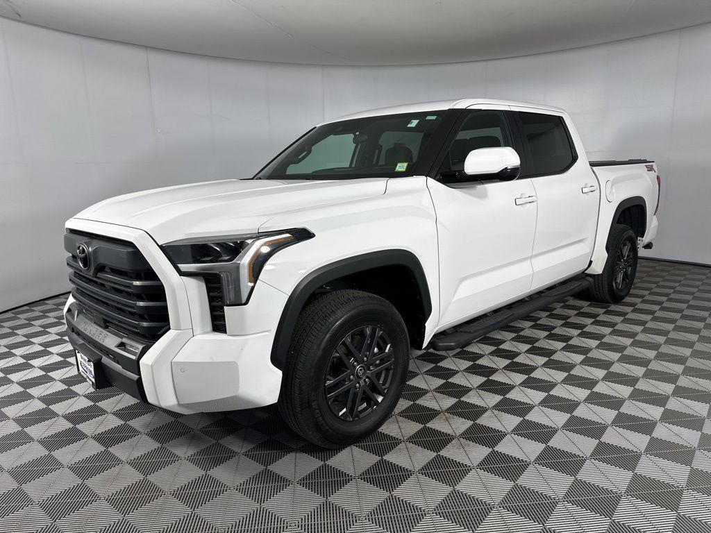 Used 2025 Ice Toyota SR5 image 5