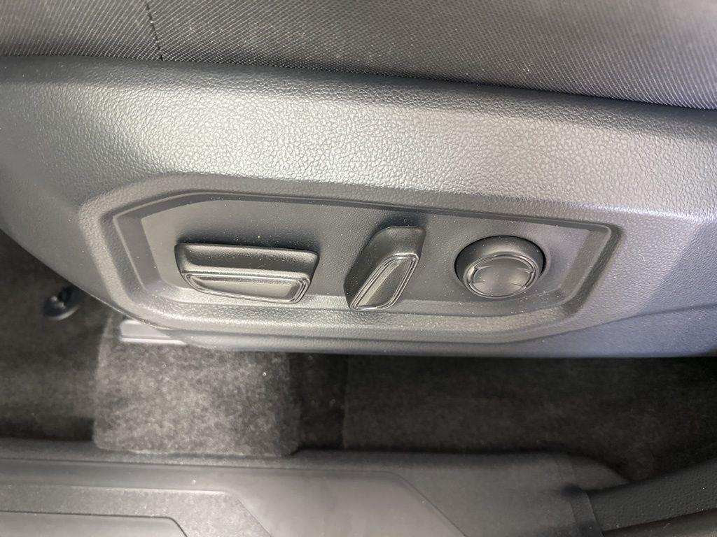 Used 2025 Ice Toyota SR5 image 13