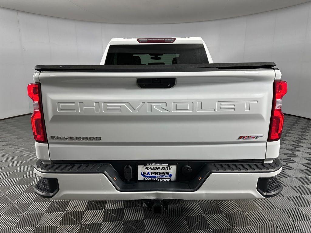 Used 2019 Summit White Chevrolet RST image 8