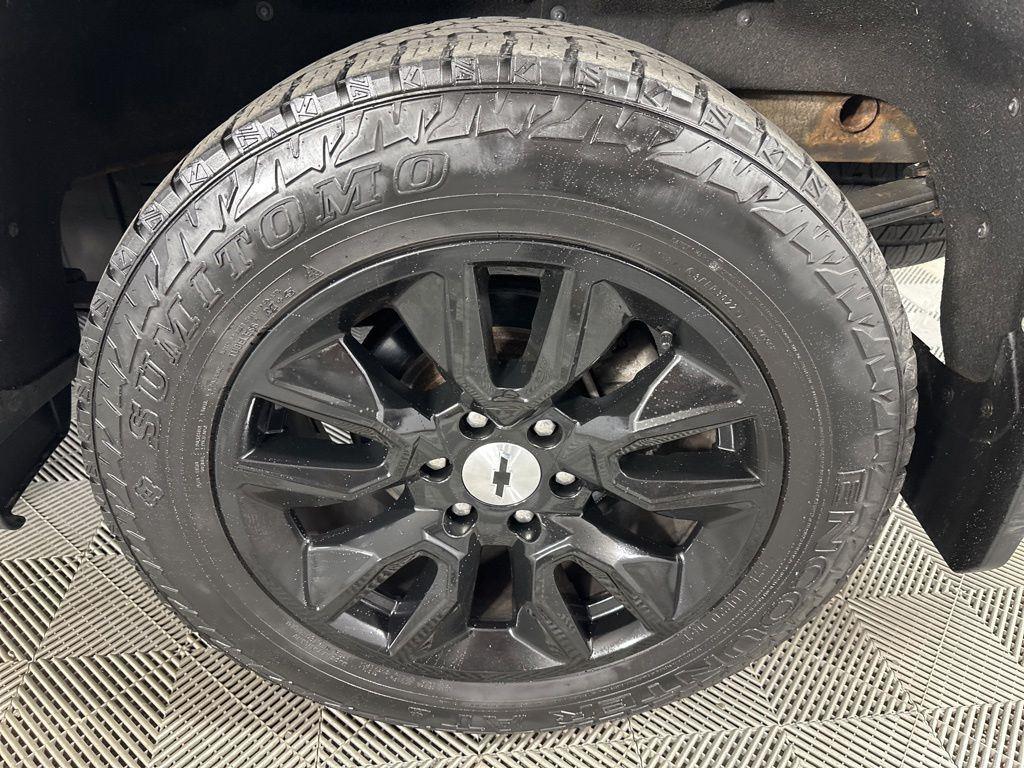 Used 2019 Summit White Chevrolet RST image 11