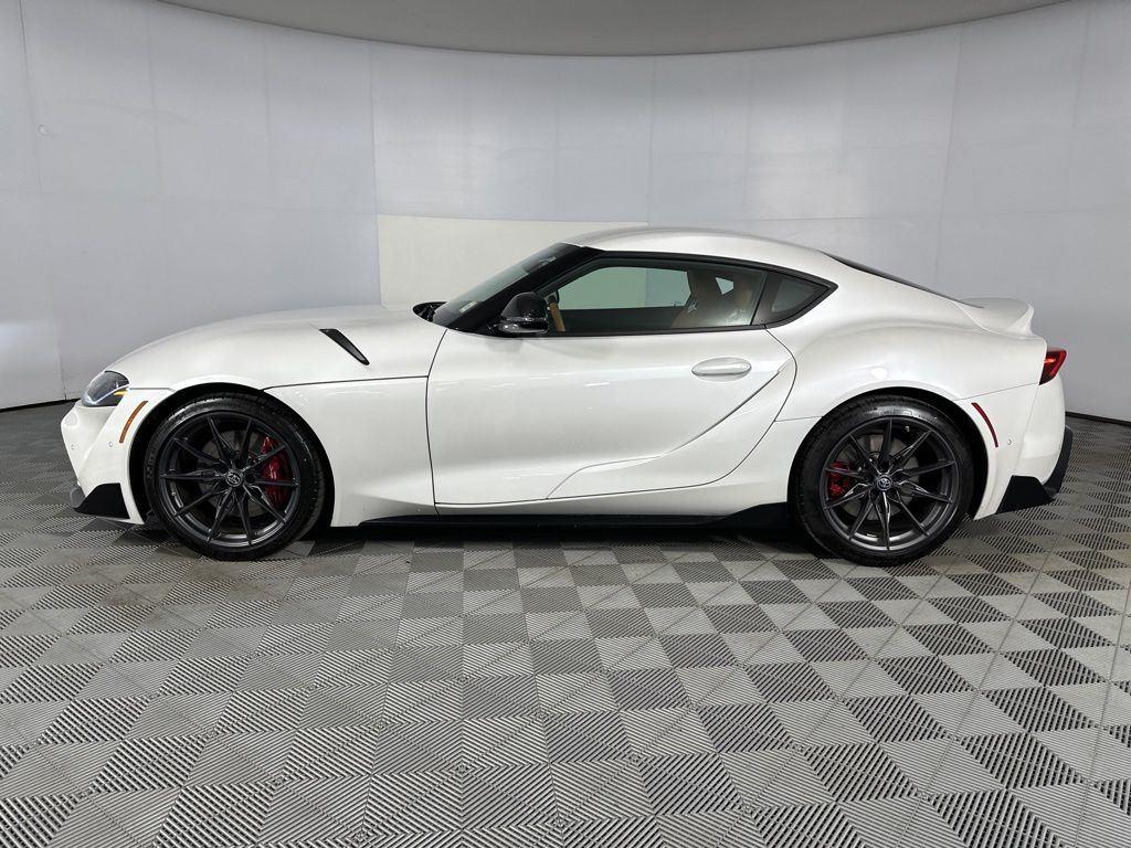 Certified Used 2026 Absolute Zero Toyota 3.0 Premium image 5