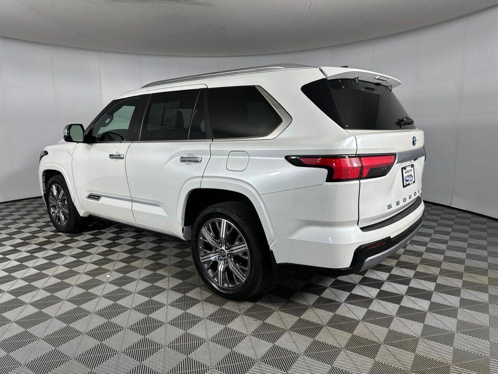 Used 2024 Pearl Toyota Capstone image 10