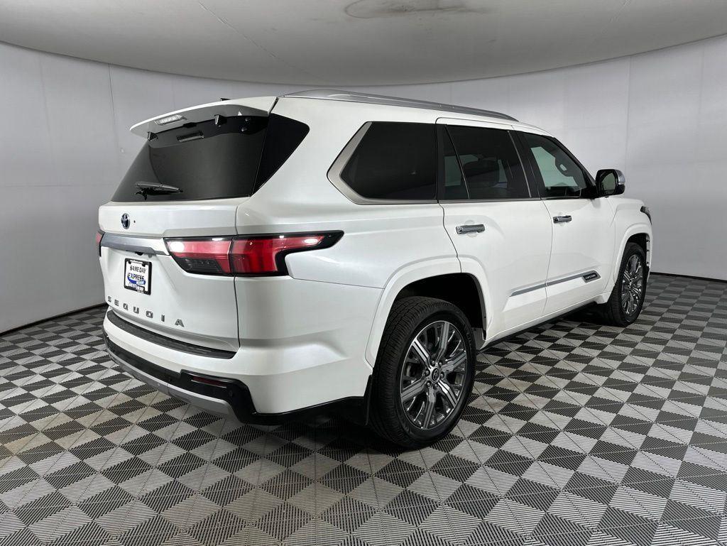 Used 2024 Pearl Toyota Capstone image 12