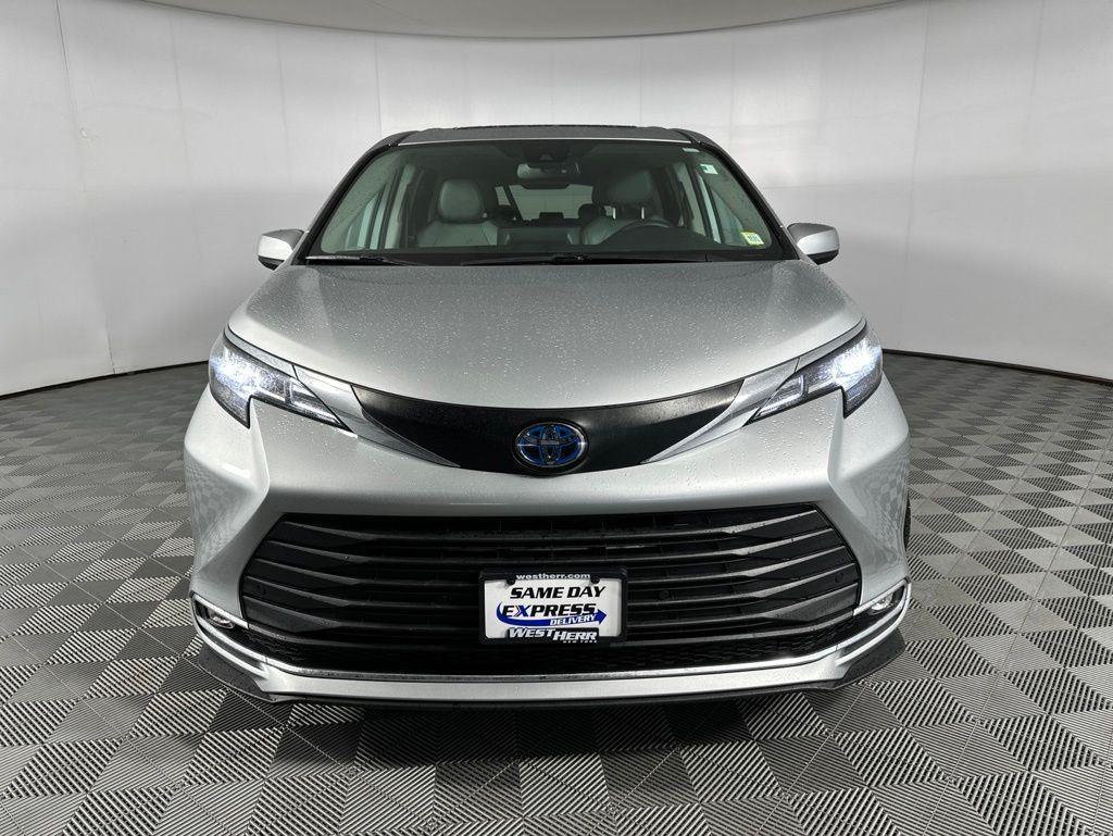 Used 2021 Celestial Silver Metallic Toyota XLE image 4