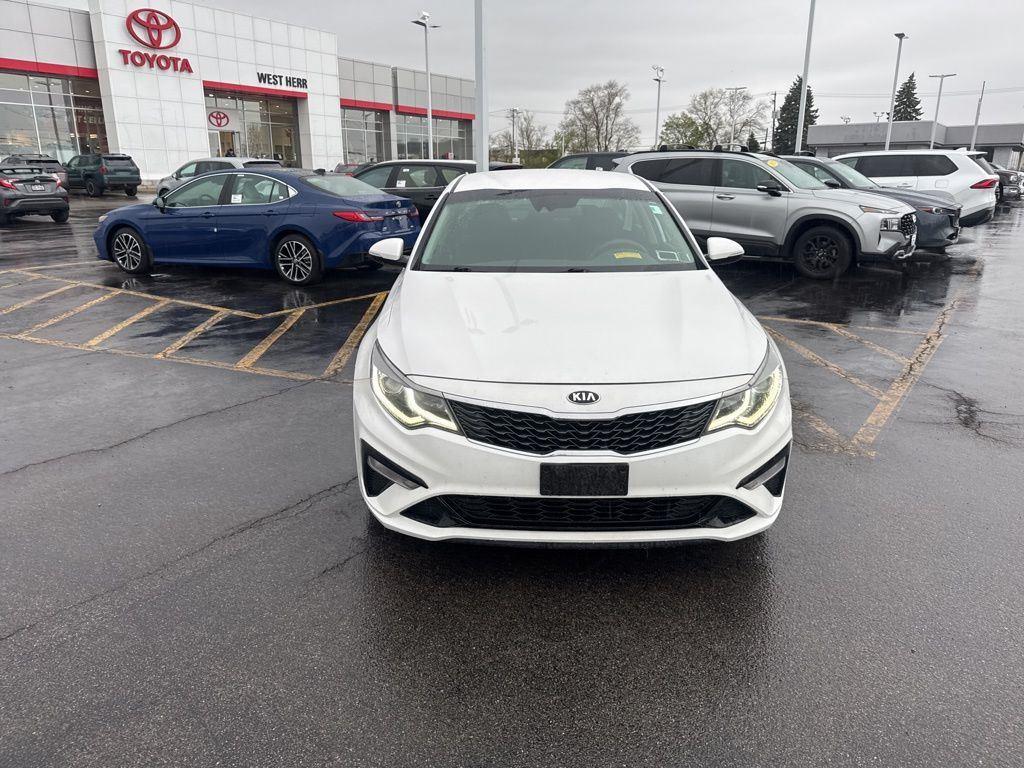 Used 2019 Snow White Pearl Kia LX image 4
