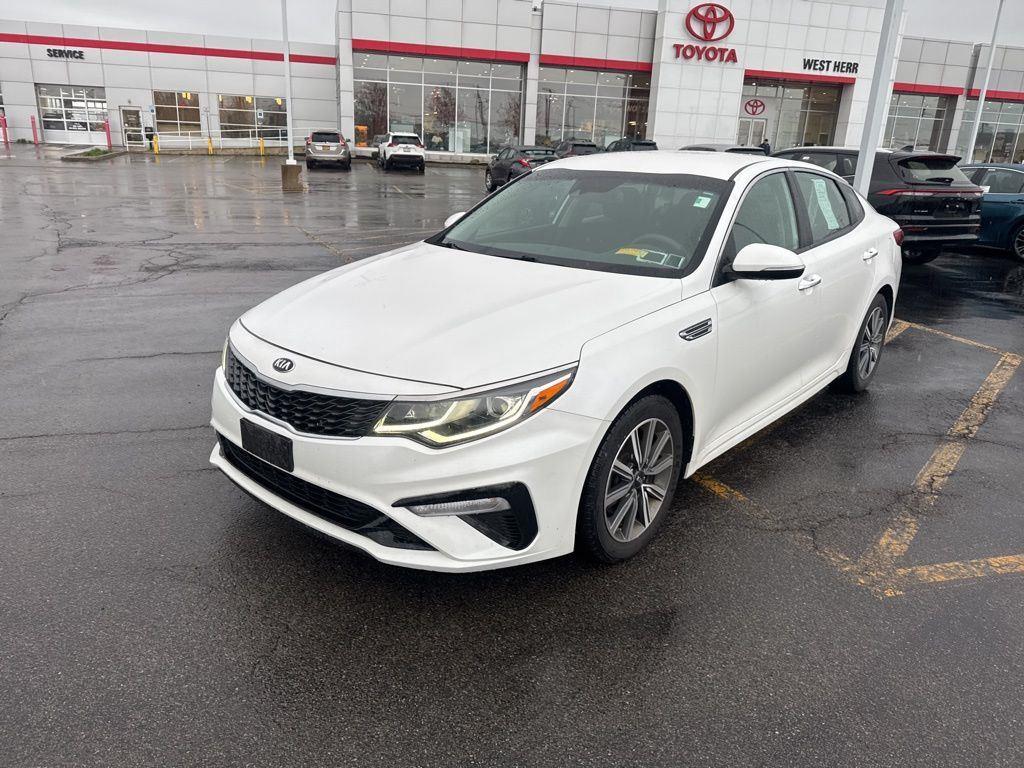 Used 2019 Snow White Pearl Kia LX image 5