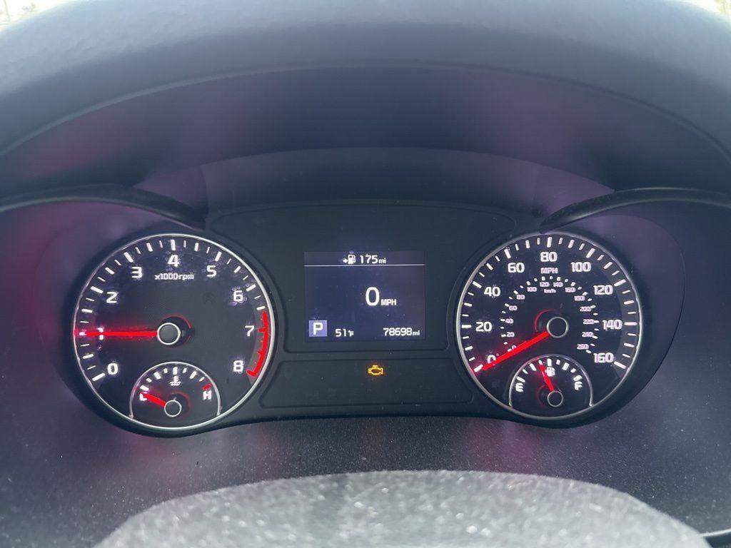 Used 2019 Snow White Pearl Kia LX image 10