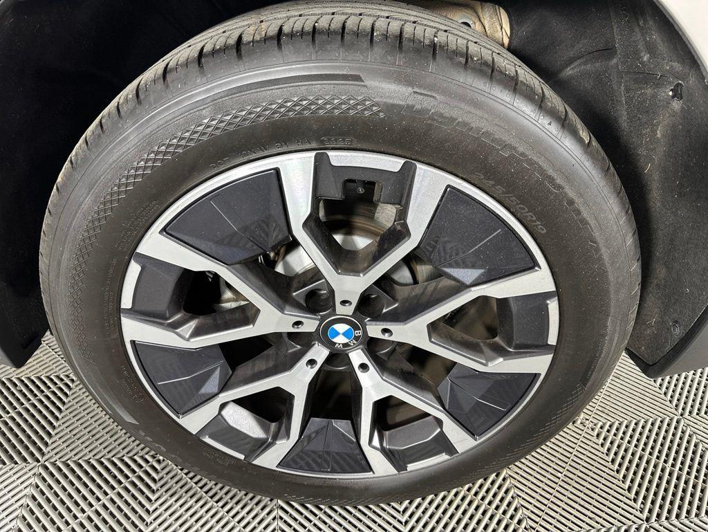 Used 2026 Gray Metallic BMW 30 xDrive image 11