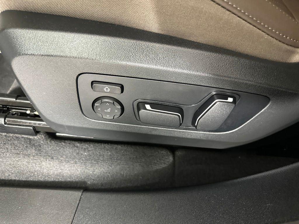 Used 2026 Gray Metallic BMW 30 xDrive image 13