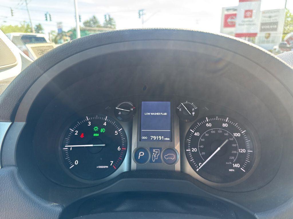 Used 2018 Starfire Pearl Lexus 460 image 11