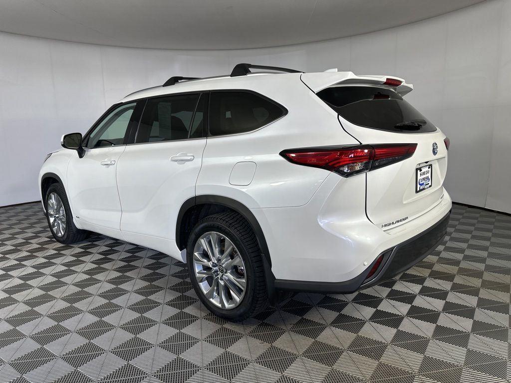 Used 2023 Pearl Toyota Limited image 7