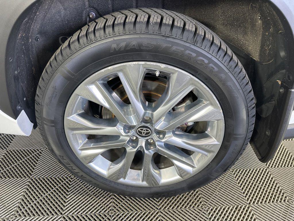 Used 2023 Pearl Toyota Limited image 11